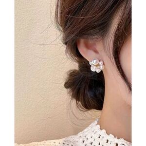 Anthropologie Audrey Pearl Cluster and Rhinestone Classy Stud Earrings
